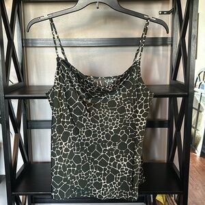 Smooth graphic print tank